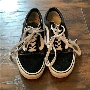 Black low top vans